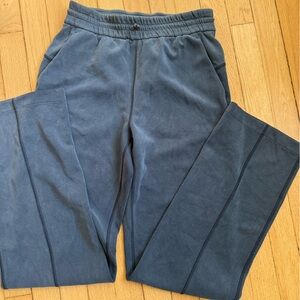 LULULEMON SOFTSTREME High Rise Pant in True Navy Size 4 EUC